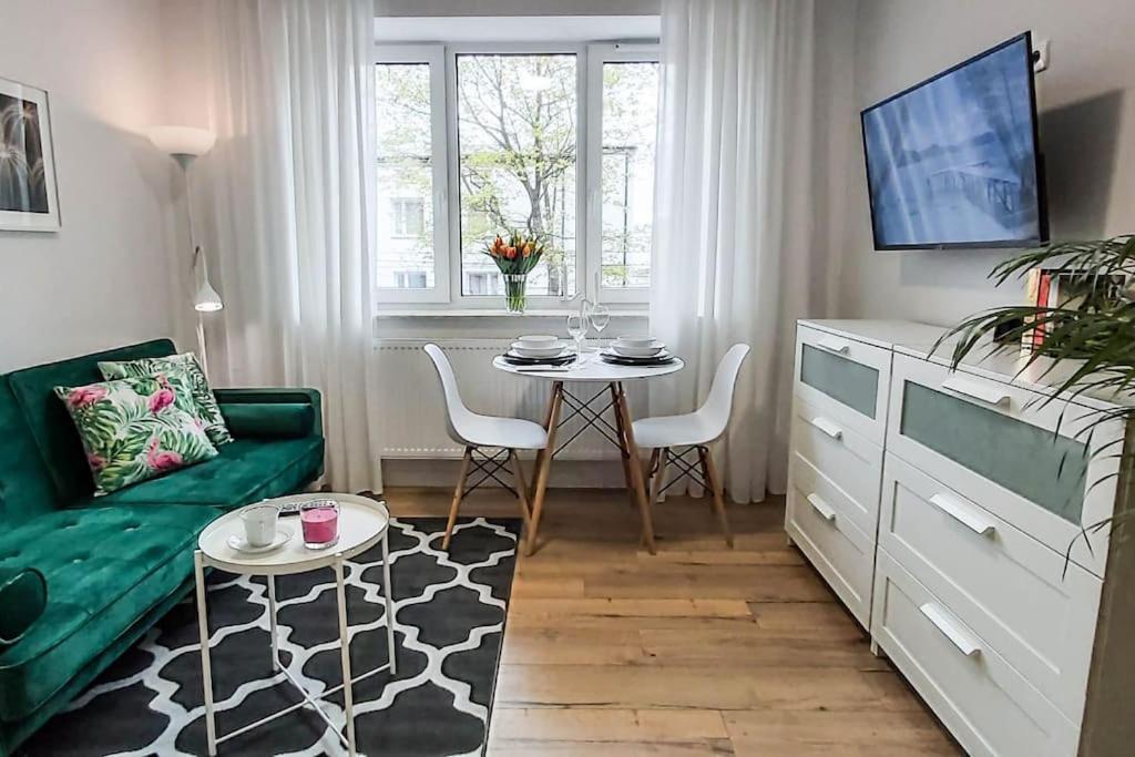 Bezagenta Mozart4 2 Room Easy Transit To City Wifi Warschau Exterior foto